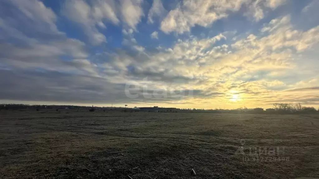 Участок в Крым, Симферопольский район, с. Мирное  (7.44 сот.) - Фото 0