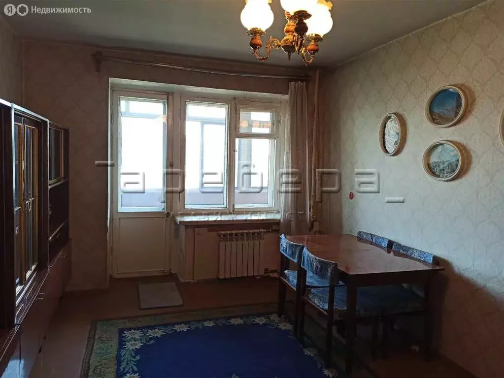3-комнатная квартира: Красноярск, улица Сурикова, 53 (62 м) - Фото 0