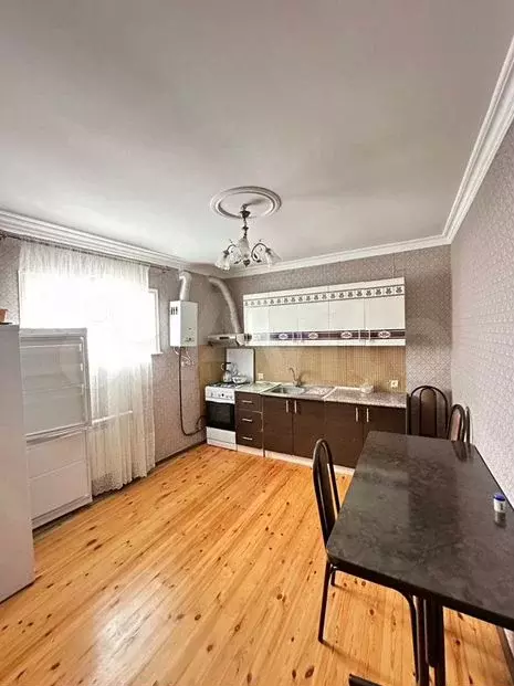 2-к. квартира, 70м, 2/5эт. - Фото 0