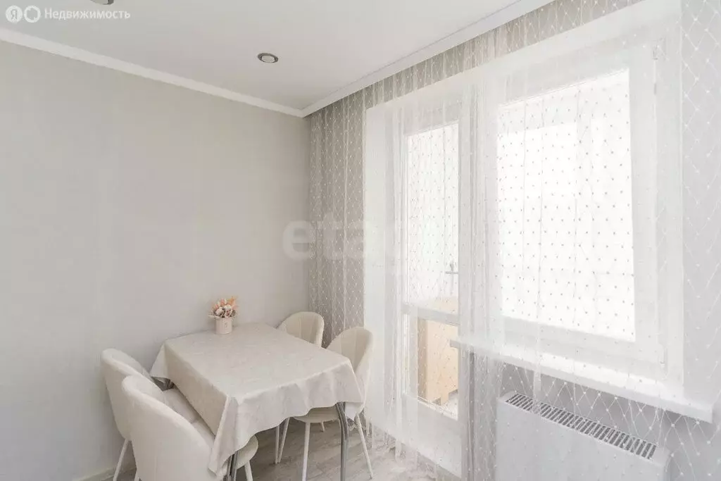 2-комнатная квартира: Тюмень, улица Федюнинского, 62к2 (58.5 м) - Фото 1