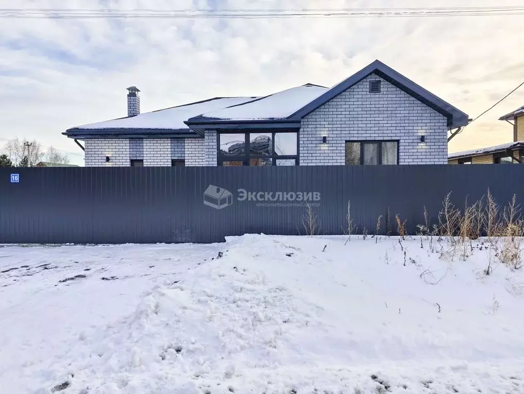 Дом в Тюменская область, Тюменский район, с. Ембаево ул. Тимура ... - Фото 0