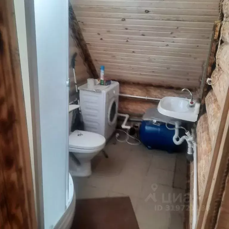 Дом в Свердловская область, Карпинск муниципальный округ, пос. Кытлым ... - Фото 1