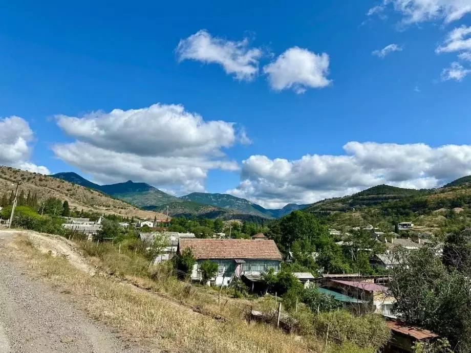 Участок в Крым, Алушта муниципальный округ, с. Приветное ул. ... - Фото 1