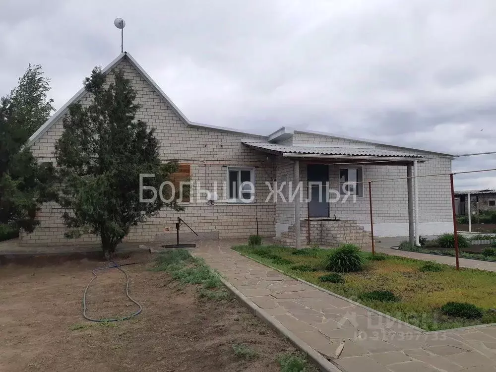 Дом в Волгоградская область, Суровикино ул. Новожилова, 11/2 (86 м) - Фото 0
