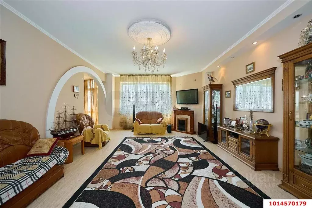 3-к кв. Краснодарский край, Краснодар Центральный мкр, ул. Красина ... - Фото 0