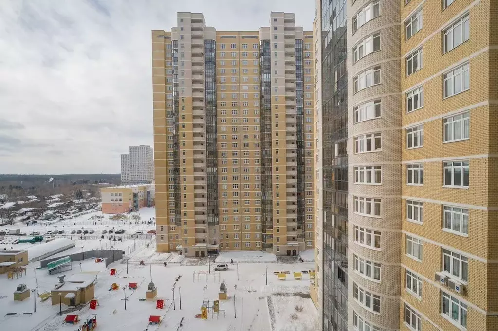 2-к кв. Свердловская область, Екатеринбург ул. 8 Марта, 190 (60.0 м) - Фото 2