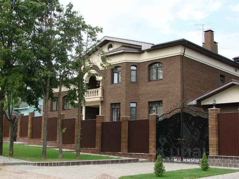 Коттедж в Московская область, Одинцовский городской округ, с. ... - Фото 1