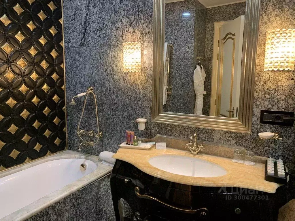 Комната Москва Никольская ул., 12 (60.0 м) - Фото 1