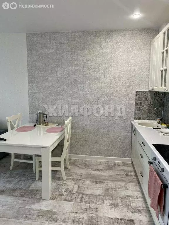 3-комнатная квартира: Томск, Береговая улица, 5 (64.2 м) - Фото 1