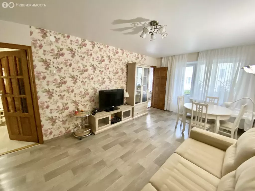 3-комнатная квартира: Киров, улица Молодой Гвардии, 48А (80 м) - Фото 1