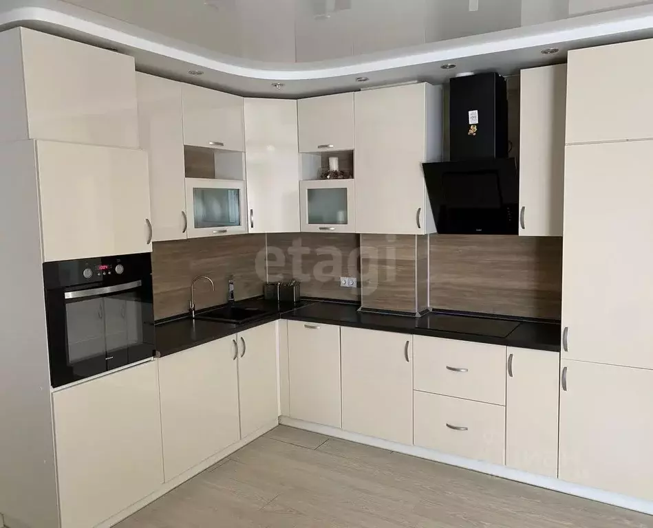 2-к кв. Тюменская область, Тюмень ул. Салтыкова-Щедрина, 58/2 (80.0 м) - Фото 0