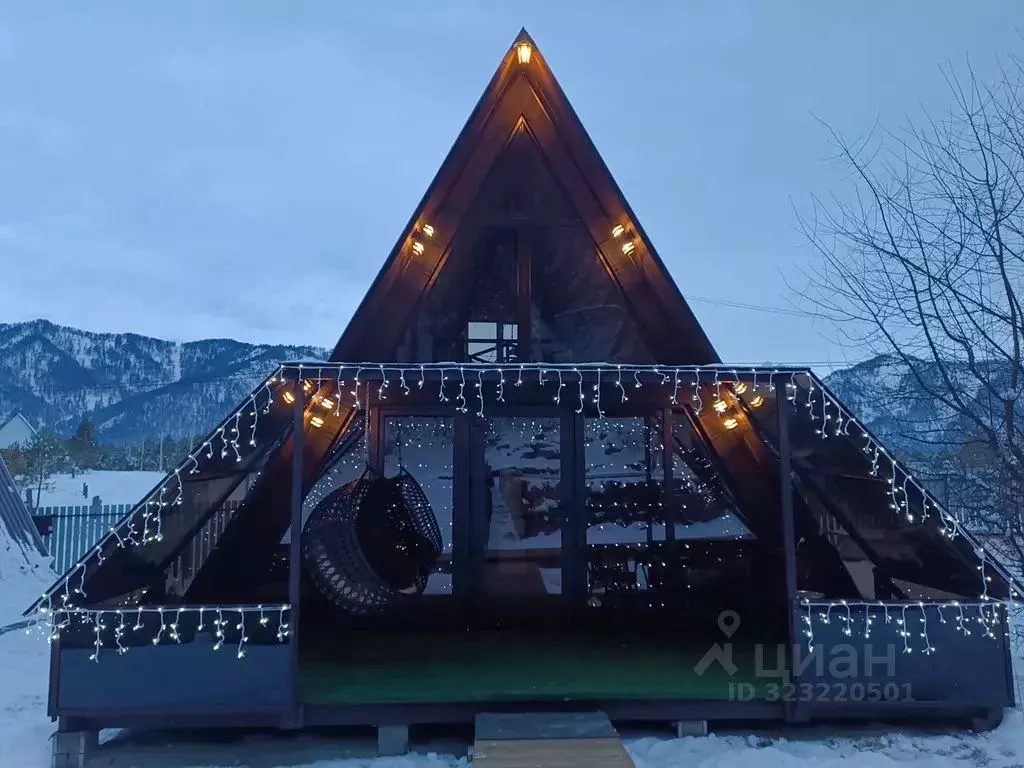 Дом в Алтай, Чемальский район, пос. Усть-Сема ул. Центральная, 2А (57 ... - Фото 1