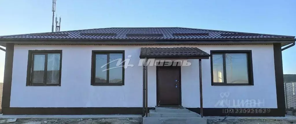 Дом в Крым, Симферопольский район, Трудовское с/пос, с. Строгоновка ... - Фото 1