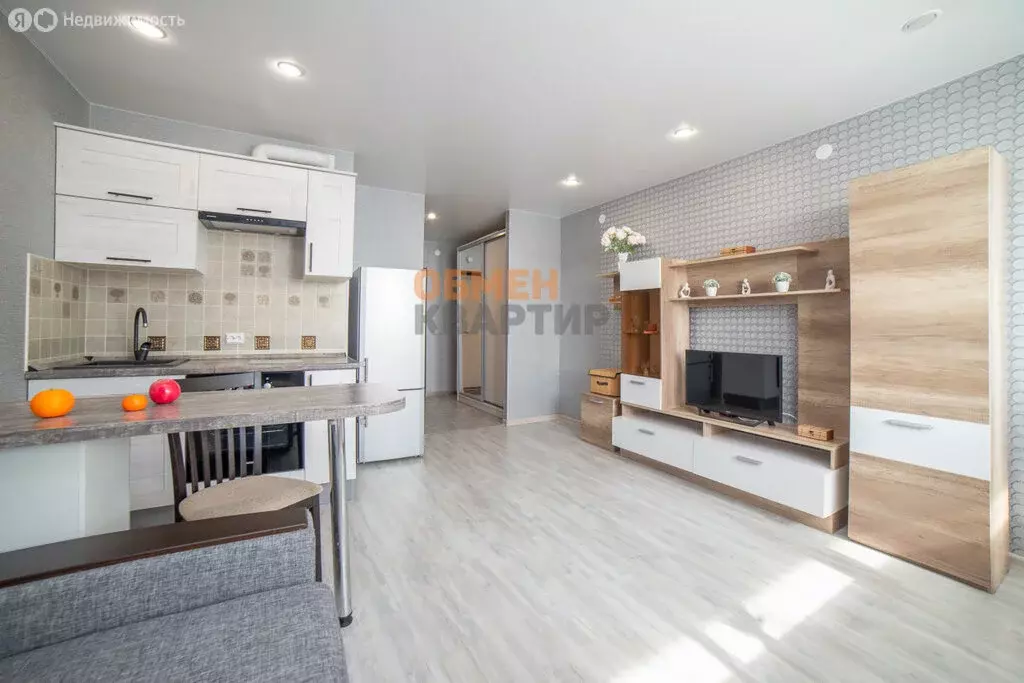 Квартира-студия: Екатеринбург, Рощинская улица, 21к1 (26.8 м) - Фото 1