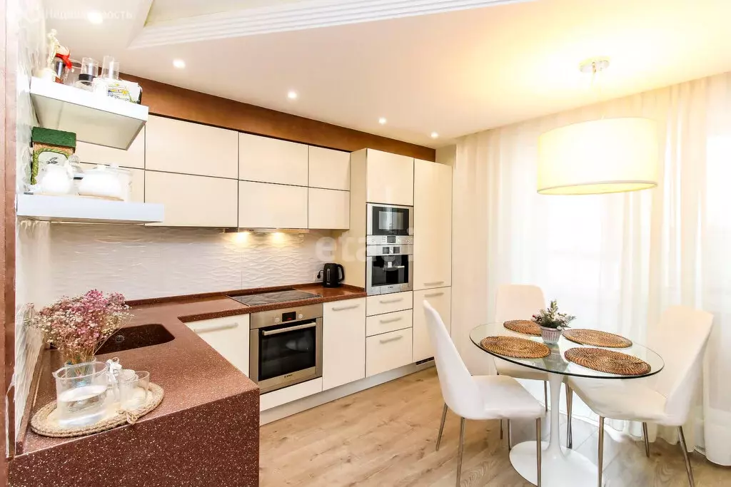 3-комнатная квартира: Тюмень, улица Газовиков, 65 (75.1 м) - Фото 0