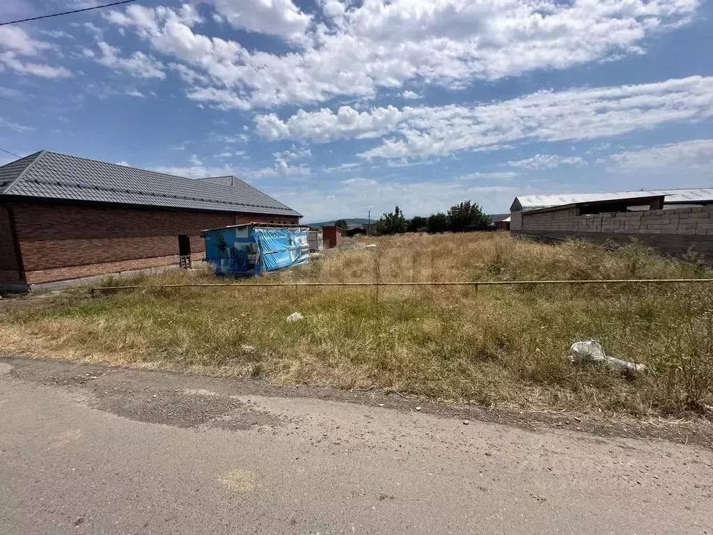 Участок в Ингушетия, Карабулак ул. Толстого (6.0 сот.) - Фото 1