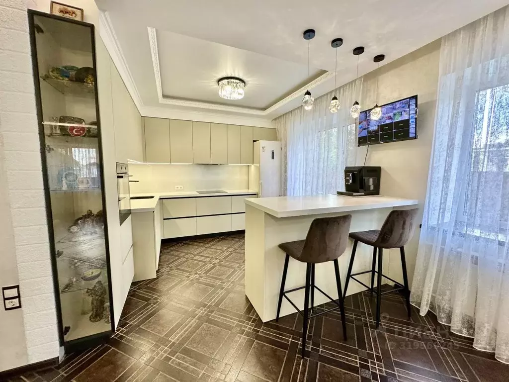 Коттедж в Алтайский край, Барнаул Новгородская ул., 7 (231 м) - Фото 0