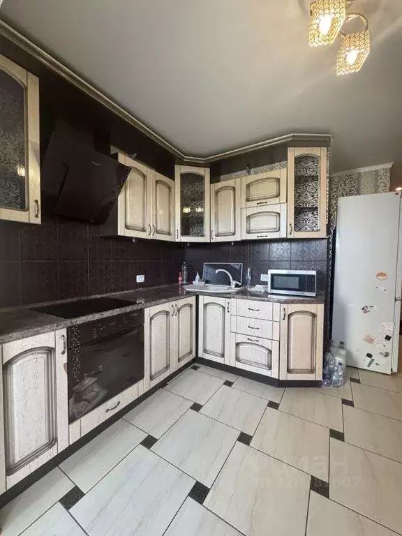 2-к кв. Брянская область, Брянск ул. Комарова, 57 (75.0 м) - Фото 1