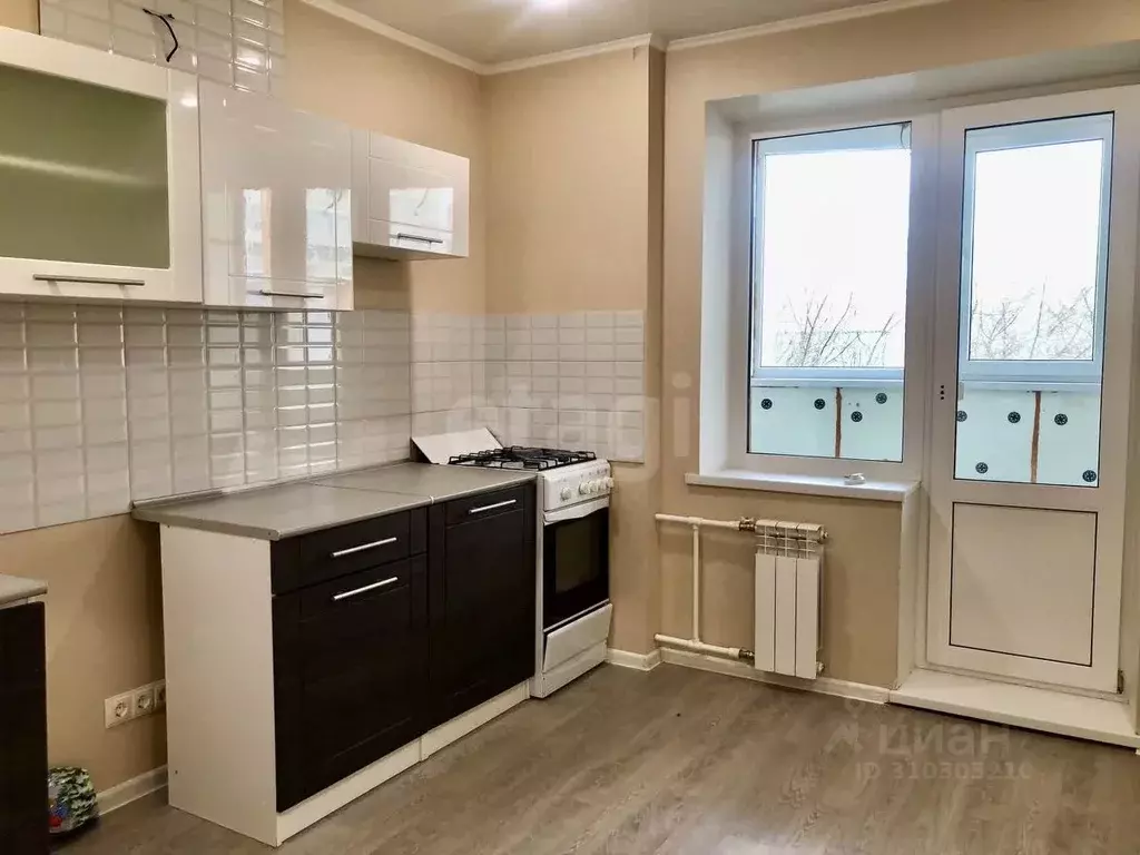2-к кв. Саратовская область, Энгельс ул. Шурова Гора, 7/16 (68.3 м) - Фото 0