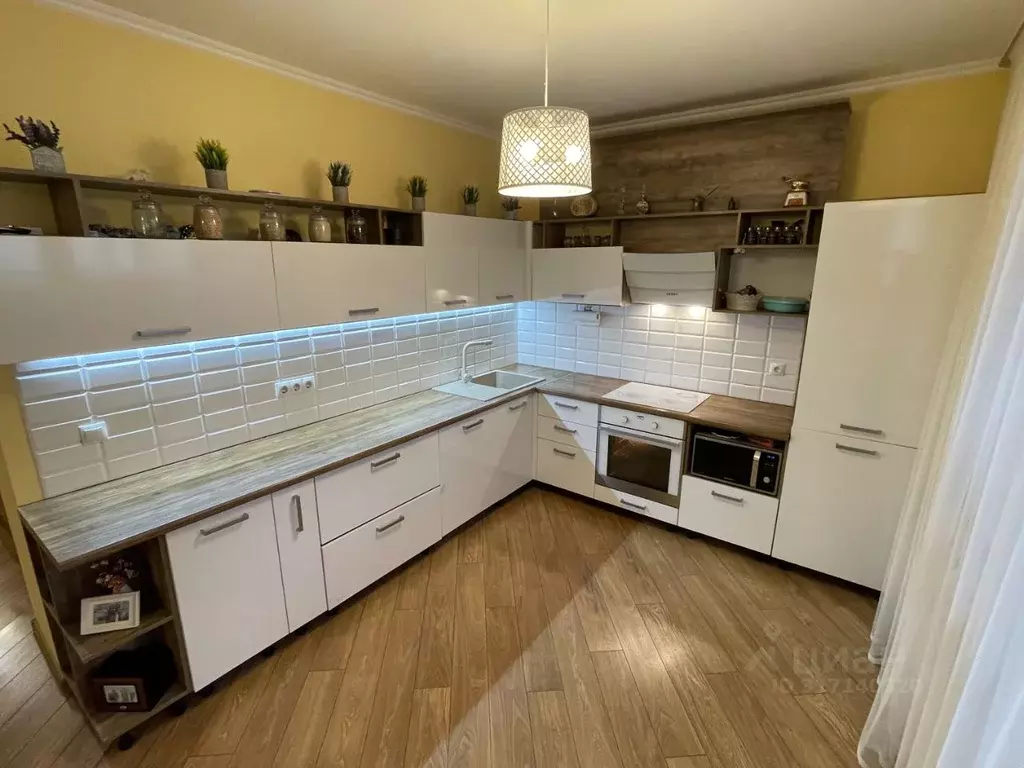 3-к кв. Ульяновская область, Ульяновск Киевский бул., 18а (101.0 м) - Фото 0