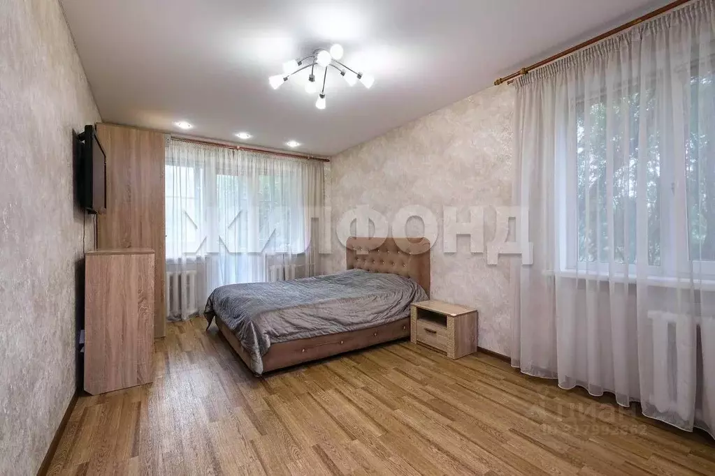 2-к кв. Новосибирская область, Новосибирск Академгородок мкр, ул. ... - Фото 0