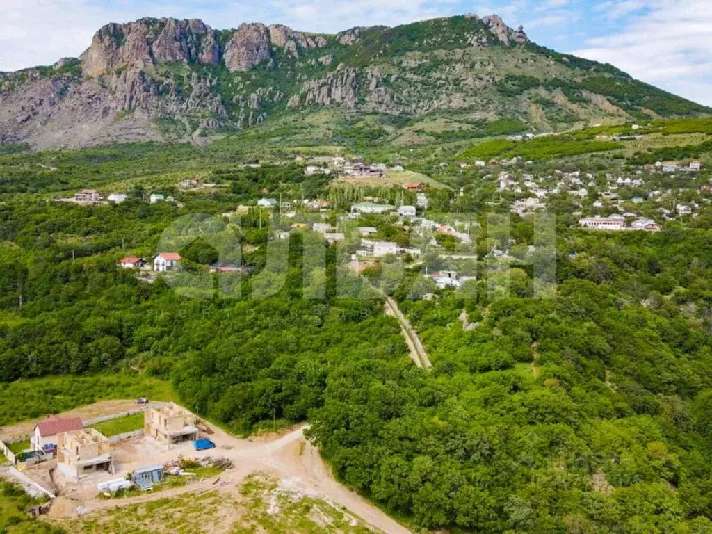 Участок в Крым, Алушта городской округ, с. Лучистое ул. Ай-Костанди ... - Фото 1