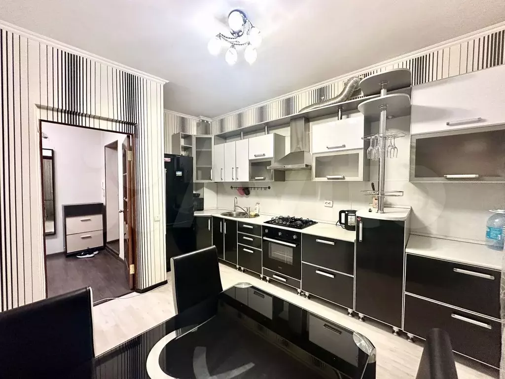2-к. квартира, 60 м, 8/9 эт. - Фото 0