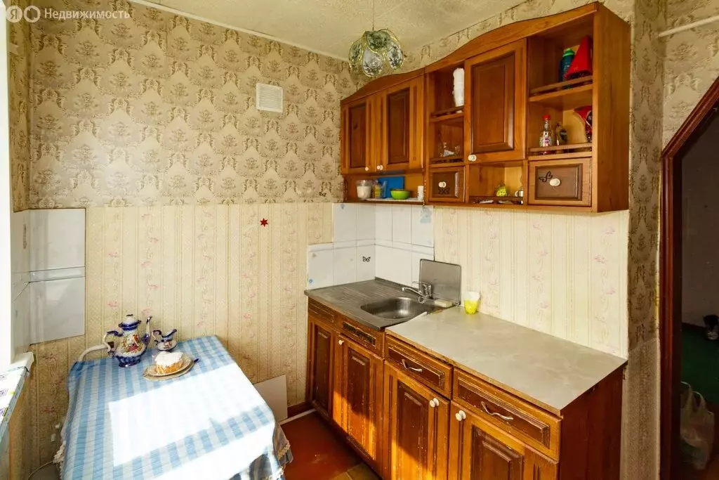 1-комнатная квартира: Ялуторовск, улица 50 лет Октября, 8 (30 м) - Фото 1