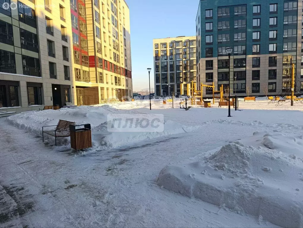 2-комнатная квартира: Омск, улица Александра Захарченко, 7 (58.2 м) - Фото 1