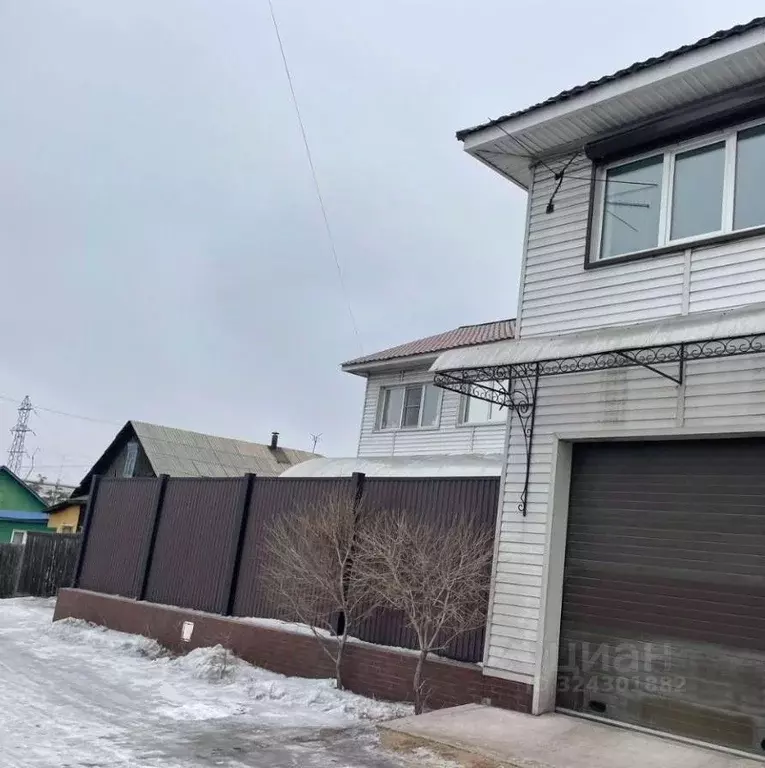 Дом в Бурятия, Улан-Удэ пос. Сосновый, пер. Братский, 3 (198 м) - Фото 1