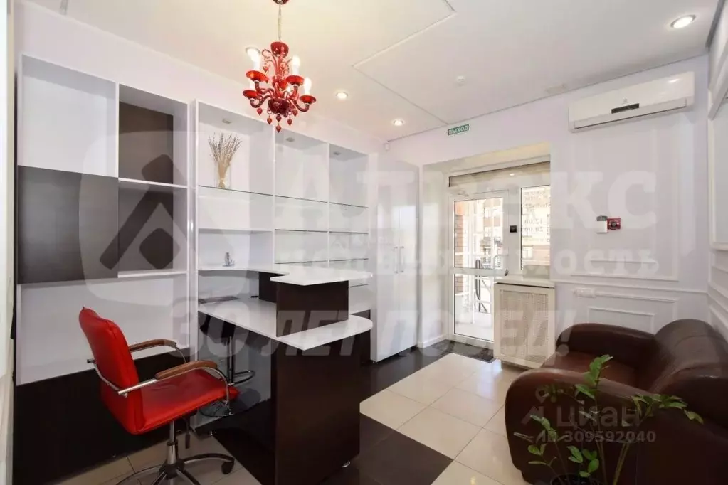 Помещение свободного назначения в Тюменская область, Тюмень ул. ... - Фото 1