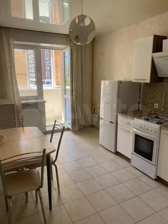 1-к. квартира, 35 м, 4/10 эт. - Фото 1