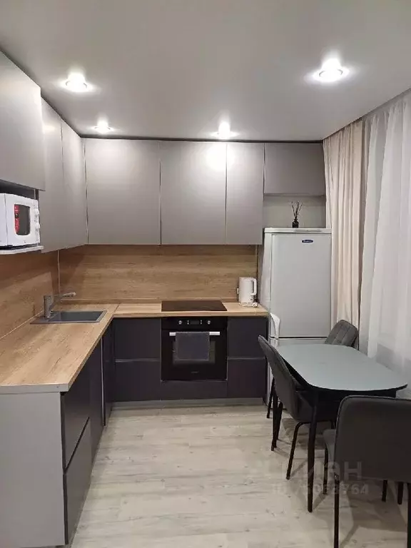 2-к кв. Тюменская область, Тюмень ул. Павла Шарова, 3 (50.0 м) - Фото 0