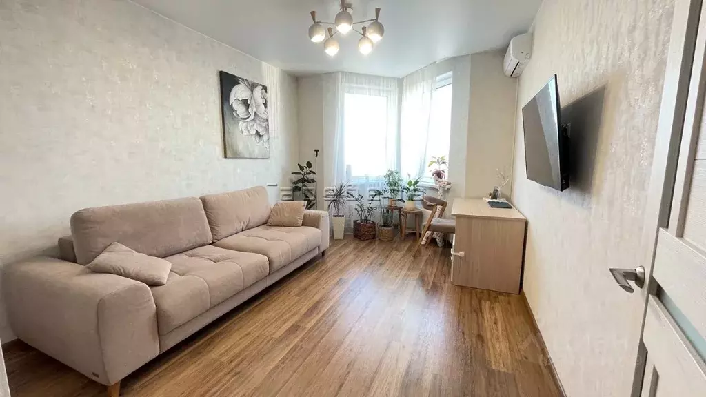 2-к кв. Красноярский край, Красноярск Октябрьская ул., 8А (61.2 м) - Фото 0