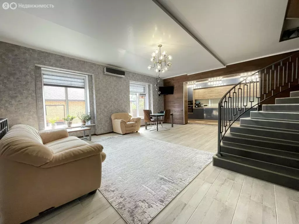 Дом в Оренбург, микрорайон Ростоши, Микрорайонная улица, 8/1 (250 м) - Фото 2