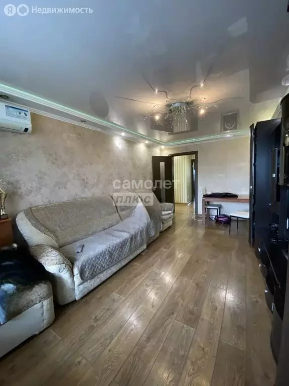 3-комнатная квартира: Челябинск, улица Молодогвардейцев, 70А (68.1 м) - Фото 1