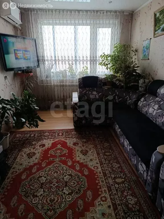 3-комнатная квартира: Горно-Алтайск, улица Григория Чорос-Гуркина, 72 ... - Фото 1