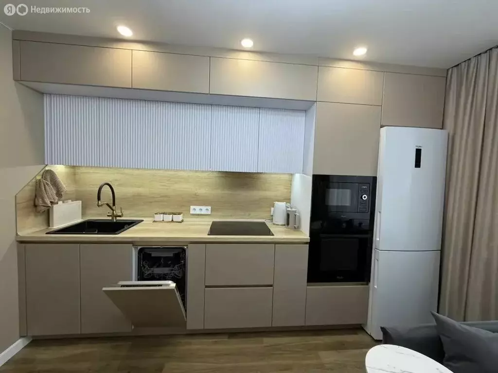 1-комнатная квартира: Тюмень, улица Монтажников, 42А (39.7 м) - Фото 1