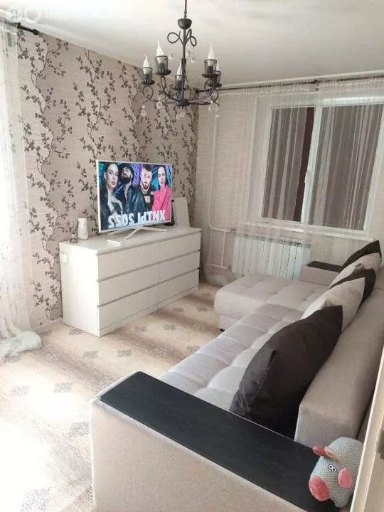 3-комнатная квартира: Краснодар, улица Новаторов, 13 (56 м) - Фото 1