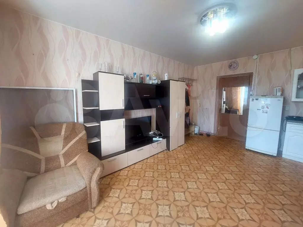 Комната 19 м в 6-к., 2/2 эт. - Фото 0