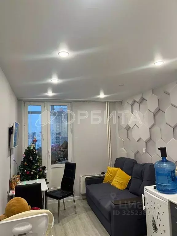 1-к кв. Тюменская область, Тюмень Заречный проезд, 37к1 (38.7 м) - Фото 1