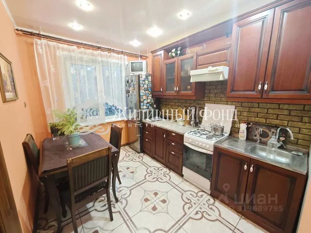 3-к кв. Курская область, Курск Орловская ул., 26 (60.2 м) - Фото 0