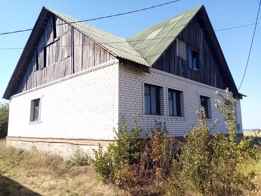 Дом в Воронежская область, Аннинское городское поселение, Анна пгт ул. ... - Фото 1