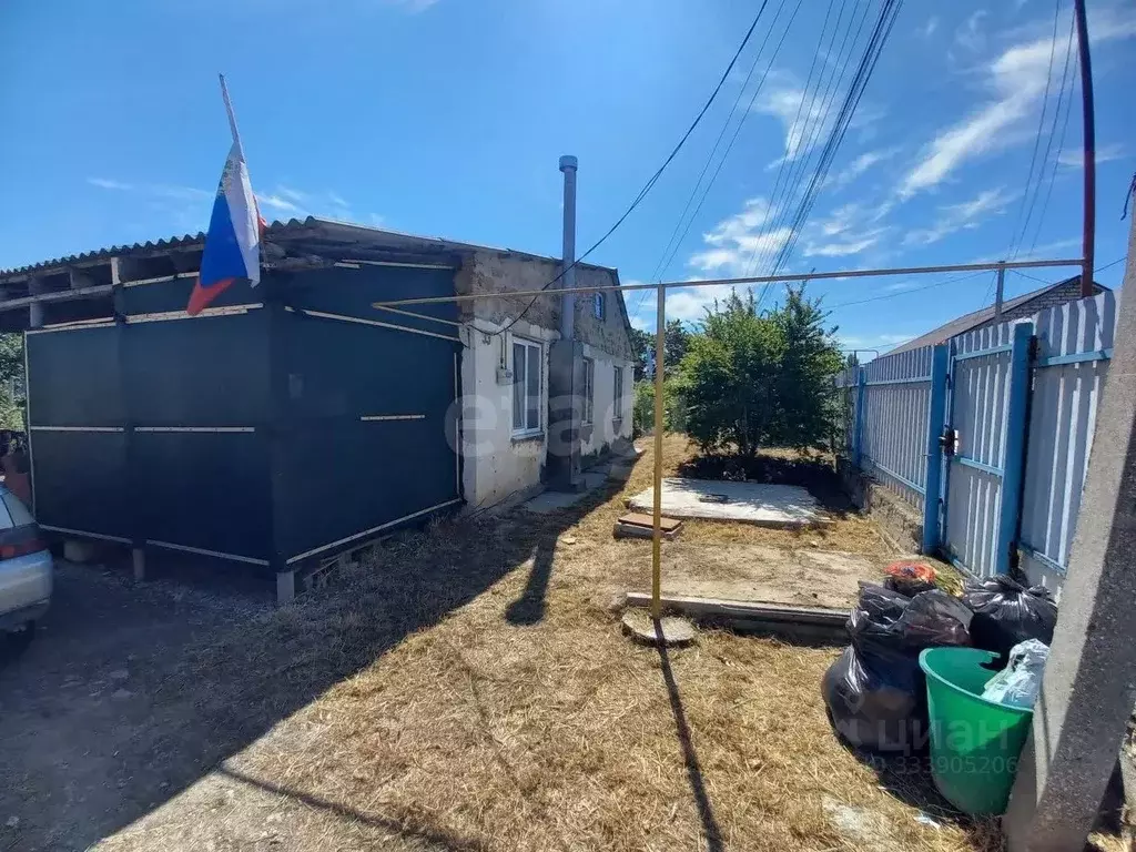 Дом в Крым, Бахчисарайский район, с. Угловое ул. Шкребко, 33 (76 м) - Фото 1