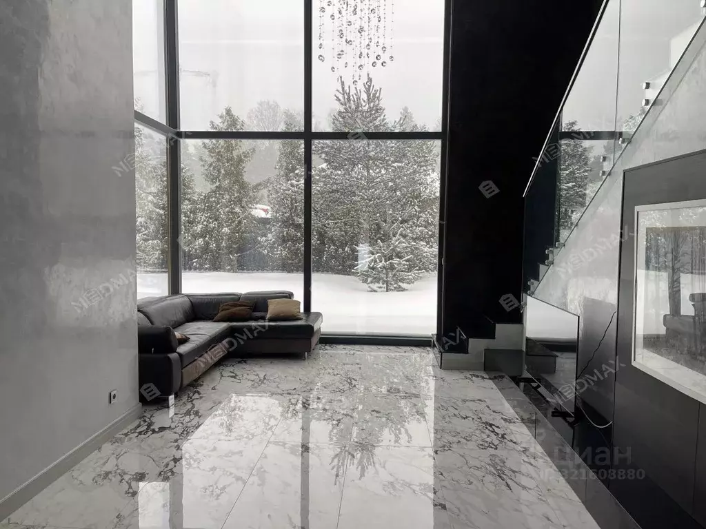 Коттедж в Санкт-Петербург пос. Комарово, ул. Цветочная (300 м) - Фото 1