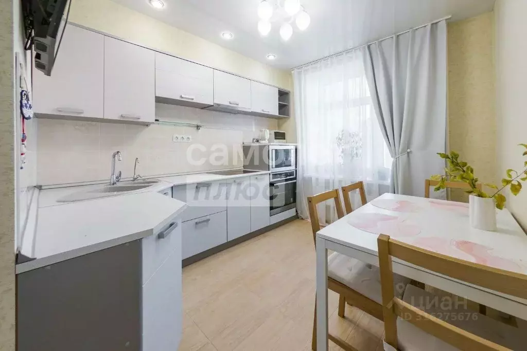 3-к кв. Свердловская область, Екатеринбург пер. Красный, 8Б (80.0 м) - Фото 0