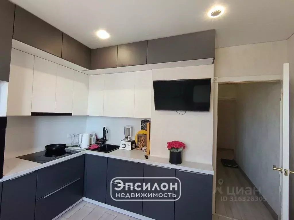 3-к кв. Курская область, Курск просп. Победы, 28 (84.83 м) - Фото 0