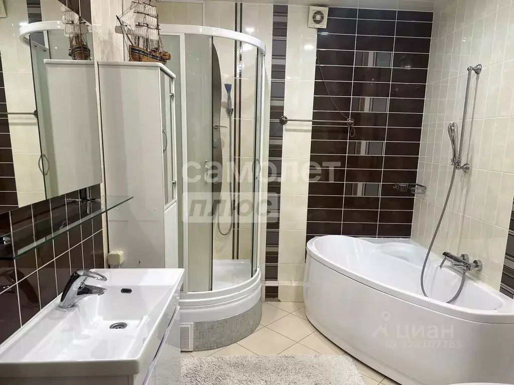 3-к кв. Брянская область, Брянск ул. Дуки, 47 (106.7 м) - Фото 1