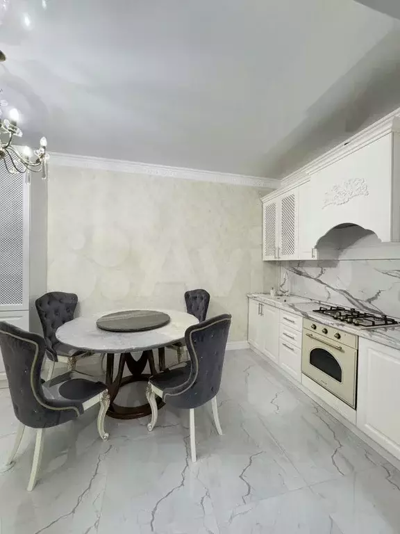 3-к. квартира, 90 м, 8/15 эт. - Фото 0