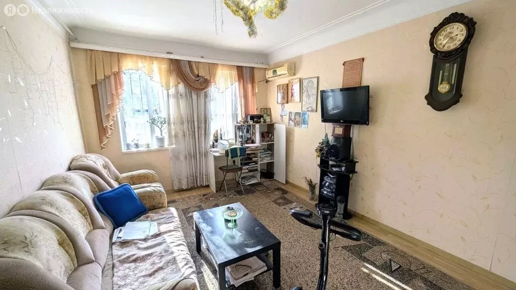 3-комнатная квартира: посёлок городского типа Ахтырский, Красная ... - Фото 1